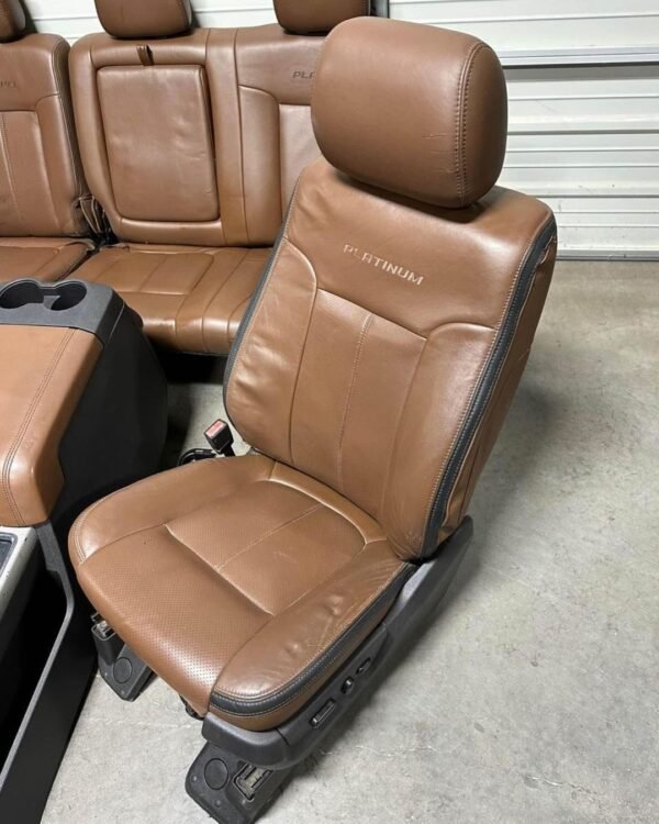 Snapinsta.app_450354931_2616773738502831_2641955163851154013_n_1080 Platinum Pecan Leather